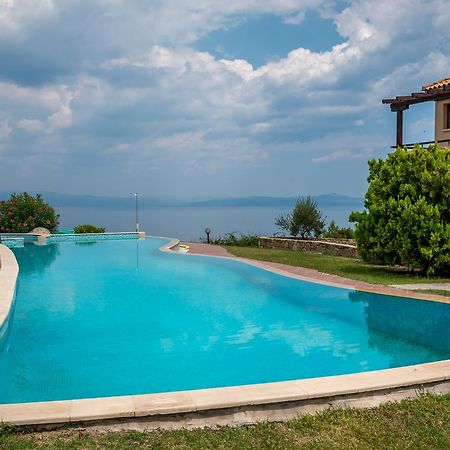 Blue Thea Luxury Villa In Afitos Exterior photo