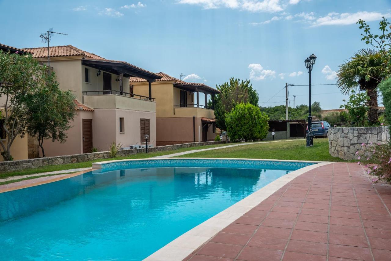 Blue Thea Luxury Villa In Afitos Exterior photo