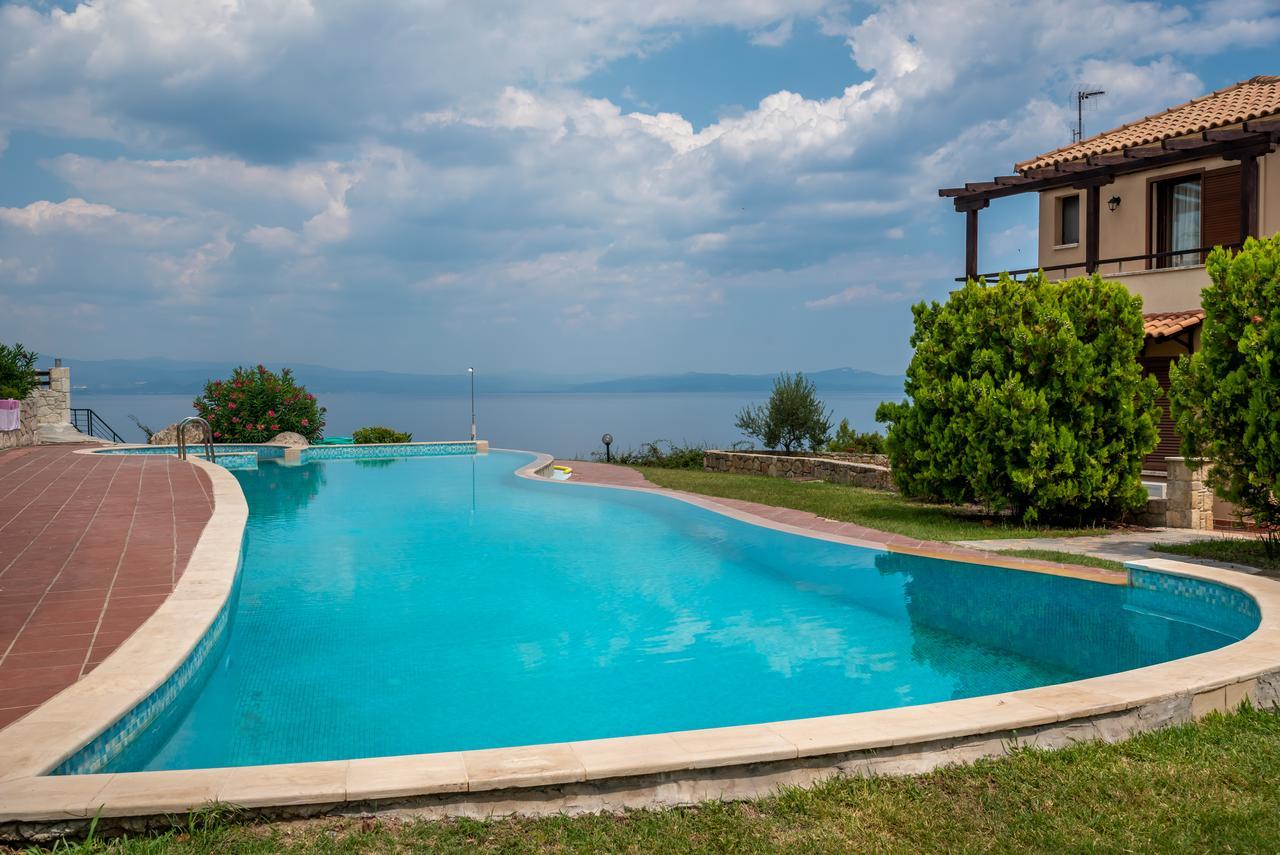 Blue Thea Luxury Villa In Afitos Exterior photo