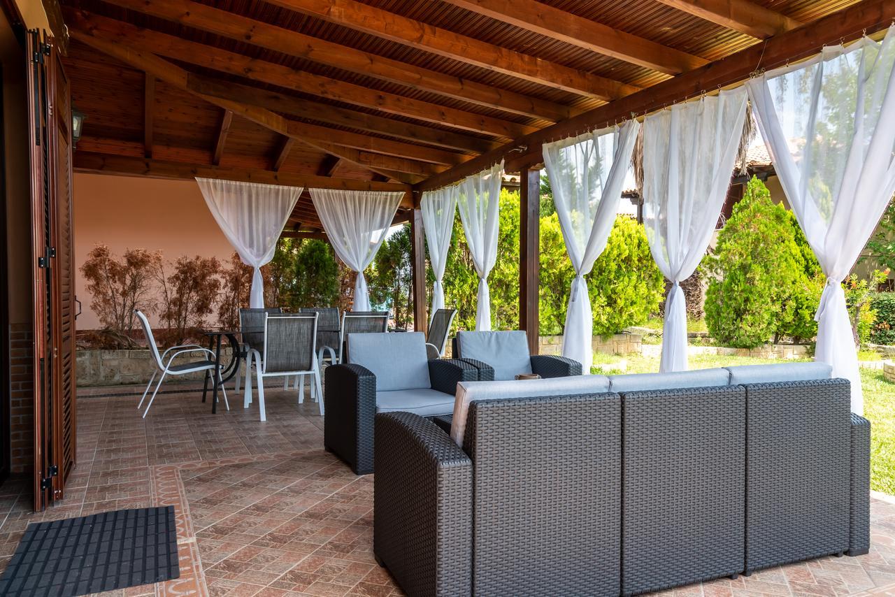 Blue Thea Luxury Villa In Afitos Exterior photo